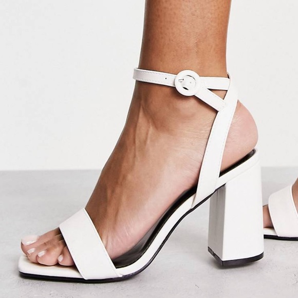 Shoes - Wide fit 10 white block heeled sandals